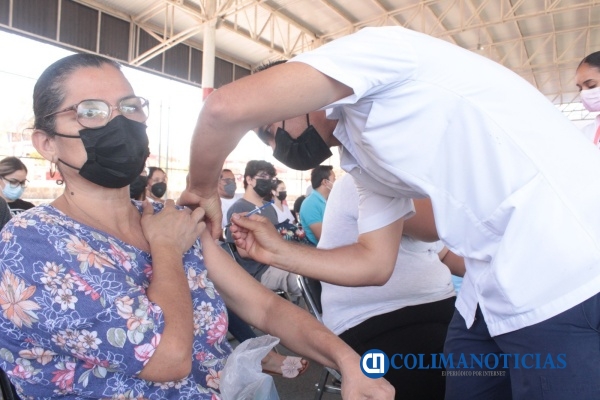 Salud Colima Recomiendan aplicarse tres vacunas contra Covid-19