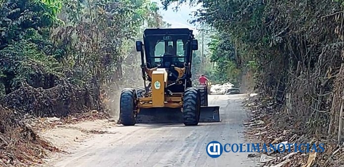 Trabaja Ayuntamiento de Manzanillo en el mejoramiento de vialidades 2