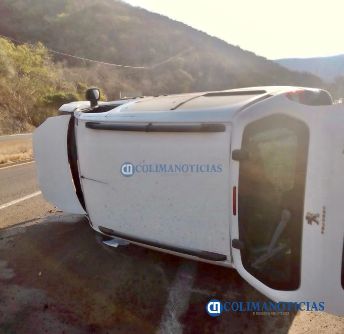 volcadura de camioneta en La Salada