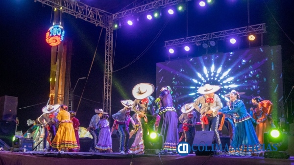 Artistas de todas las generaciones se unen en las 'Fiestas de Mayo'.32