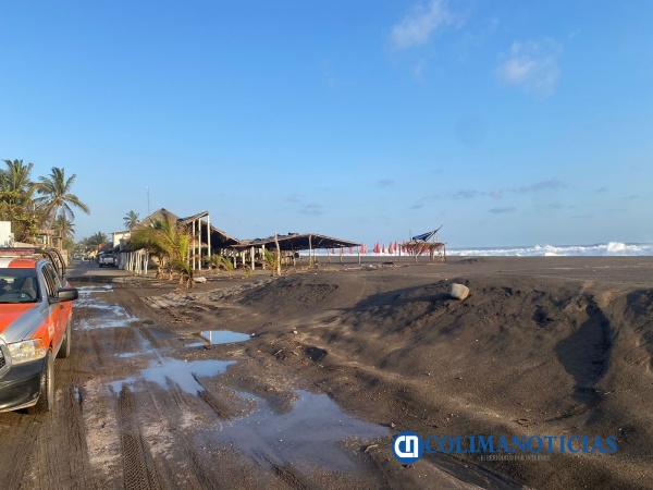 Aún sin afectaciones mayores por el fenómeno de mar de fondo en playas de Tecomán