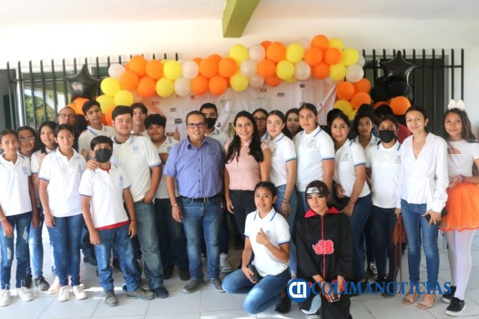 Celebran día del niño y la niña en Bachillerato de Camotlán_b