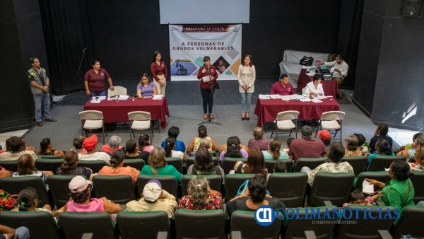 En Manzanillo se entregan apoyos sociales para quien más lo necesita 8