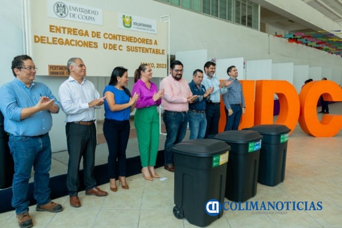 Entrega de contenedores para material reciclable