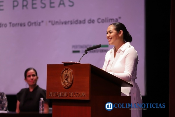 Gobernadora reconoce a maestras, maestros y personal universitario