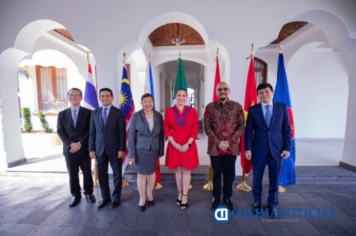 Indira recibió a Embajadora y Embajadores de Asia
