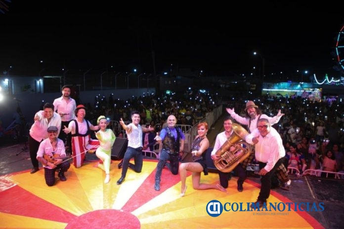 Les Clowns en la Feria de Manzanillo