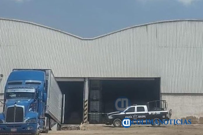 Muere masculino al caer del techo de una bodega en Tapeixtles