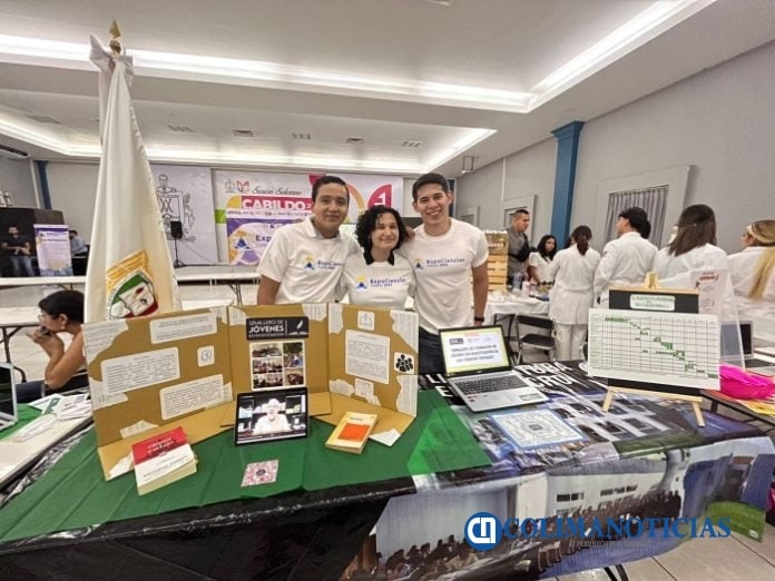 Participan estudiantes de Derecho en Expociencias Colima 2023_b