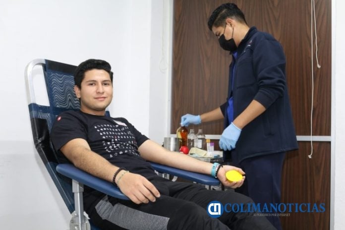 Positiva respuesta de estudiantes del Tec de Colima en campaña de donación de sangre