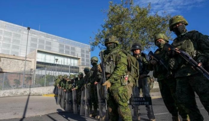 Presidente de Ecuador disuelve el Parlamento y aplica la muerte cruzada