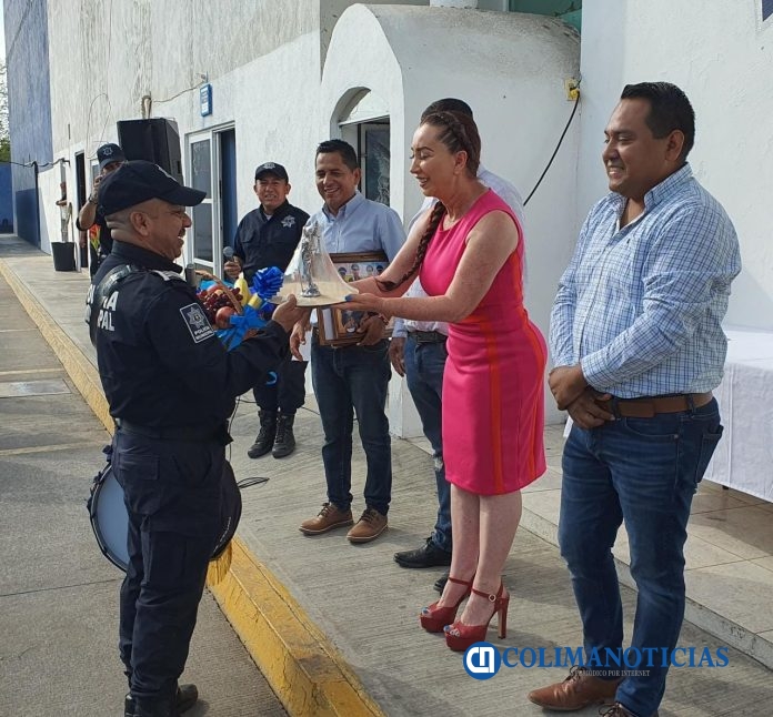 Reconoce Tey Gutiérrez a Policía Municipal por 30 años de servicio