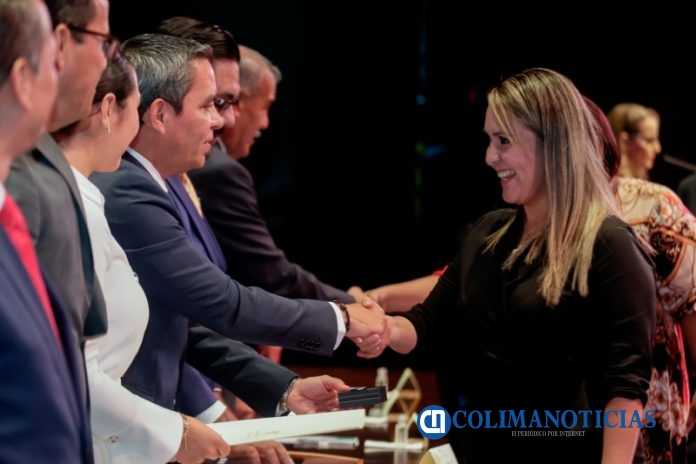 Reconoce UdeC a mejores docentes y a trabajadores con 15, 20 y 25 años de servicio_e