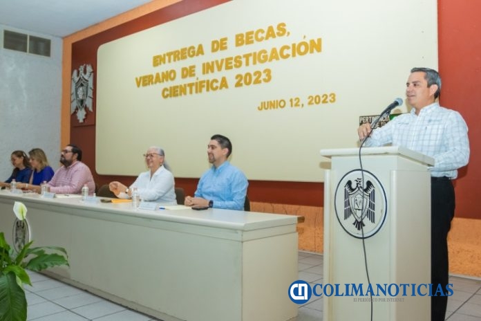 Becan a 83 a estudiantes de la UdeC que realizarán estancias en el Verano de la Investigación 2023_Rector