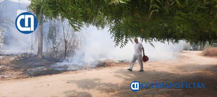 Incendio se sale de control y causa pánico a familias de Santiago 8