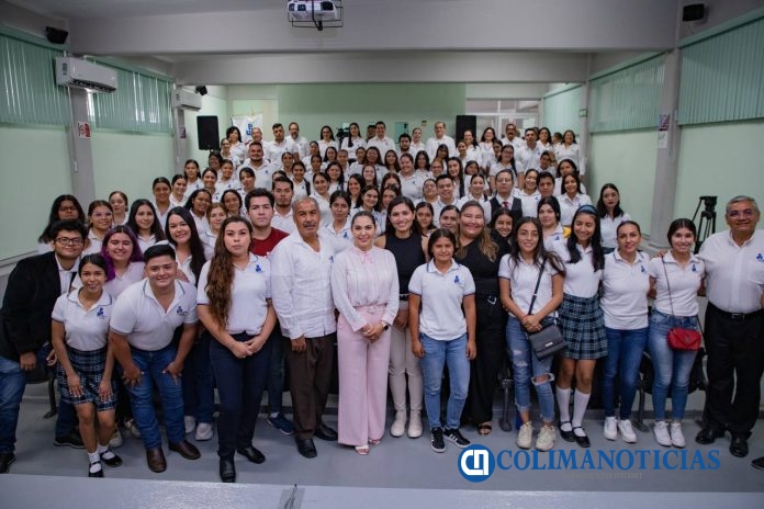 Indira presenta ColiBecas Computadoras a estudiantes de la UPN; en esta universidad entregará 224 equipos