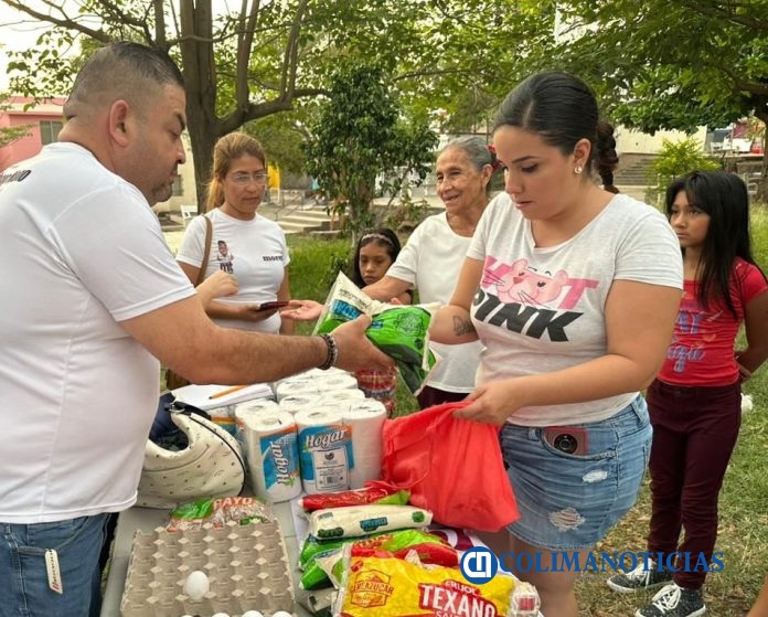 Memo Toscano reactiva caravanas 'Mano con mano', con venta de productos a bajo costo