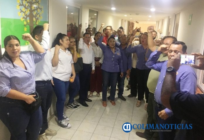 Sección 6 del SNTE exigen destitución del encargado de Secundarias Generales, Omar López