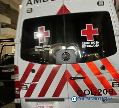 ambulancia cruz roja noche