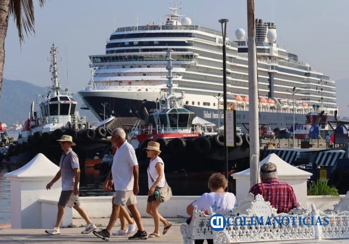 turistas crucero manzanillo