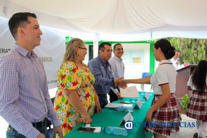 Entrega de certificados Bach. 19