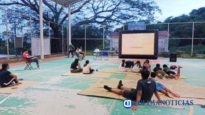Fomenta Ayuntamiento de Manzanillo la unidad y sana convivencia a través del Cine Comunitario