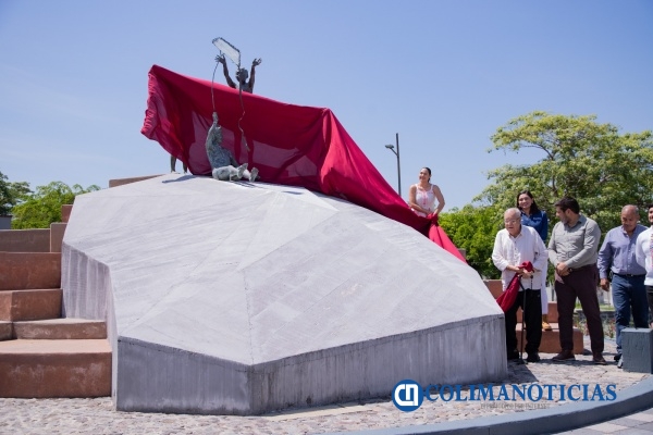 Indira devela remodelación de la escultura en Piedra Lisa
