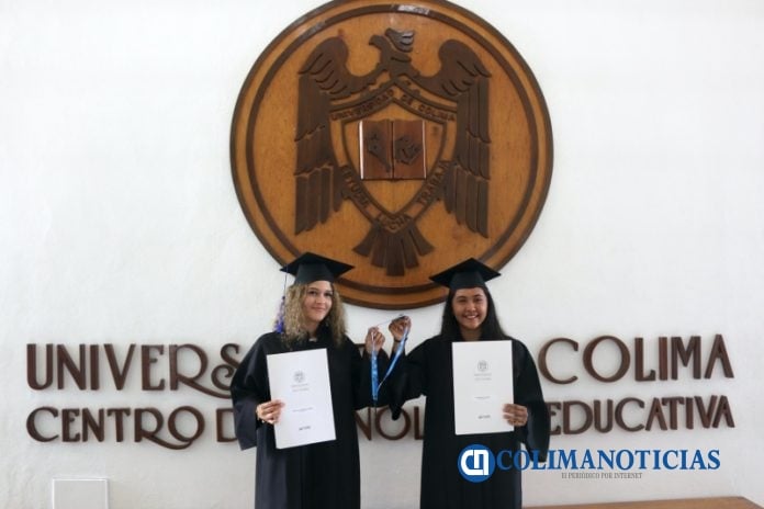 Reciben certificado de egreso deportistas destacadas de Manzanillo_a