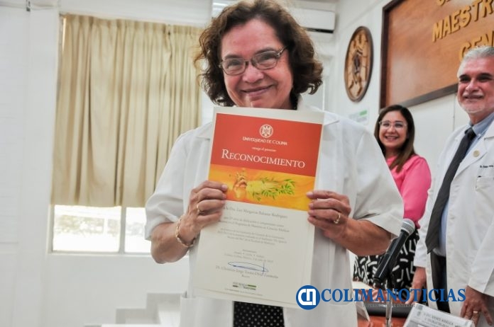 Reconocen en acto público a docentes destacados de la Facultad de Medicina_Margarita Baltazar