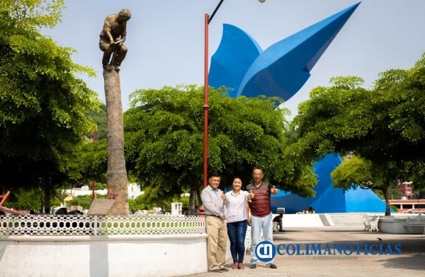 Ayuntamiento de Manzanillo coloca esculturas para adornar Manzanillo 8