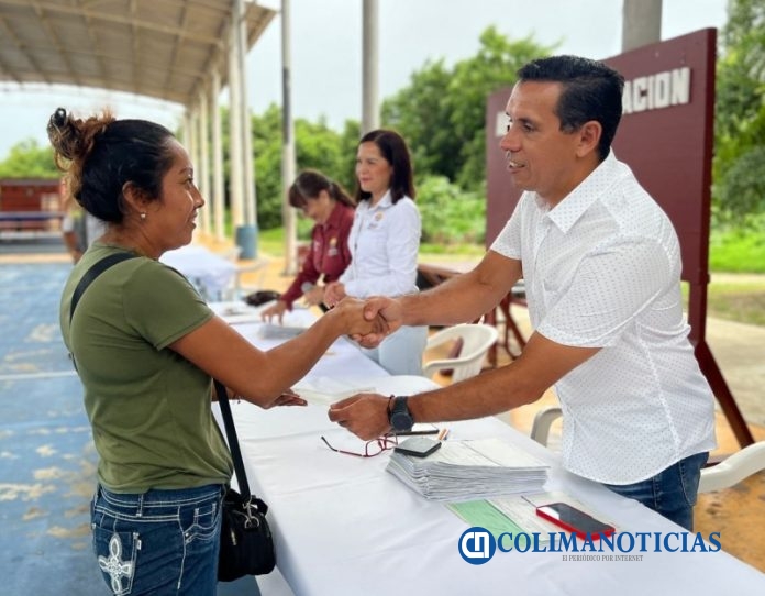 Ayuntamiento de Manzanillo también apoya a la educación 8
