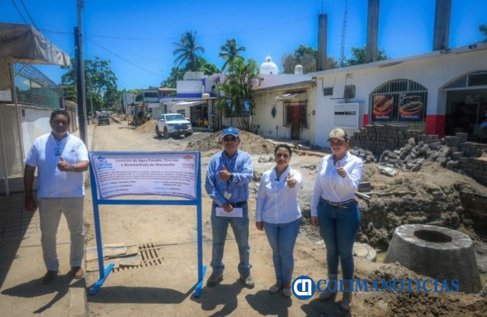 Griselda Martínez arranca obra para sustituir redes de agua potable y drenaje en Salagua 45