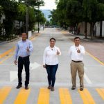 Griselda Martínez entrega otra calle más pavimentada