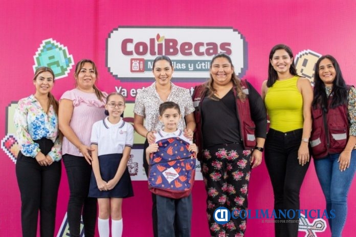 Indira entrega 153 ColiBecas Mochilas y Útiles gratis en primaria de Alcaraces
