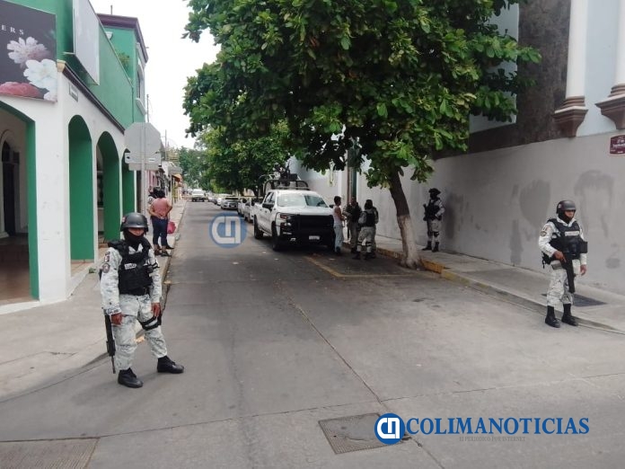 Sicarios matan a un hombre sobre la calle Matamoros en el centro de Colima w