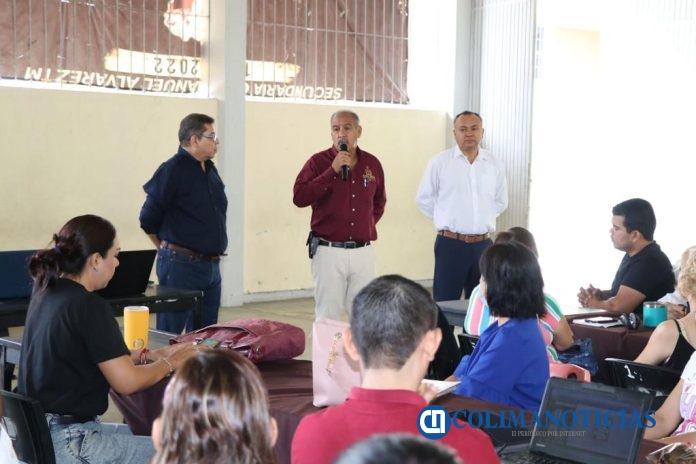 Titular de Educación Colima supervisa Consejos Técnicos Escolares