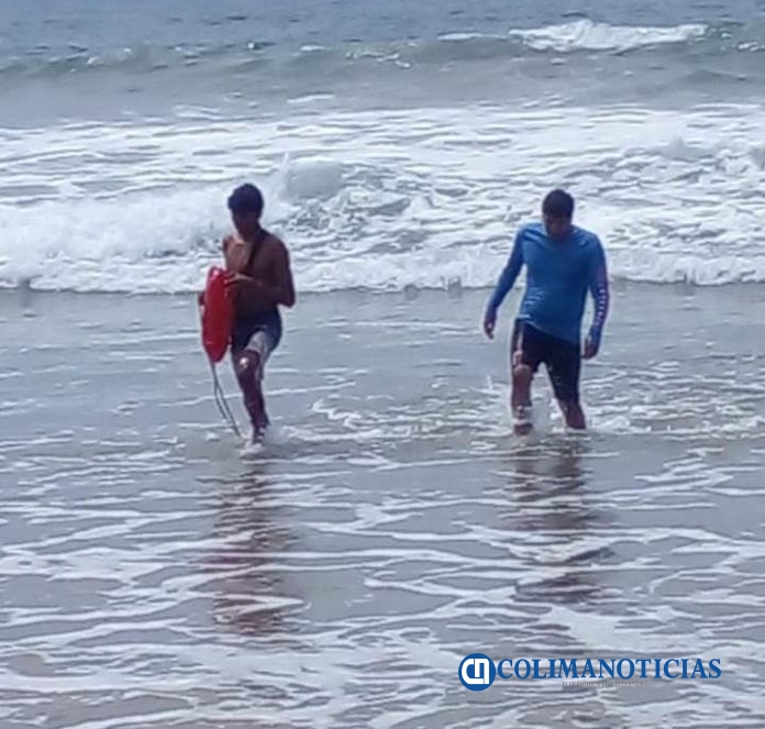 Tres masculinos son rescatados en playa de Miramar 6