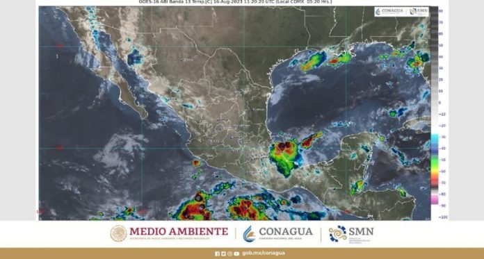 Zona de baja presión y onda tropical mantienen probabilidad de lluvias fuertes en Colima