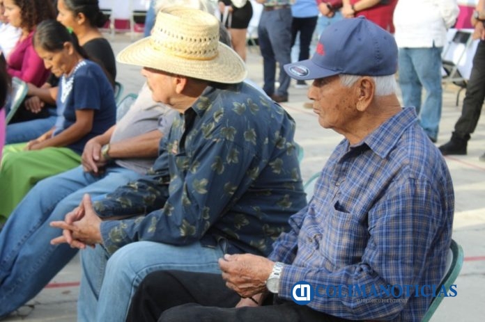 adultos mayores colima