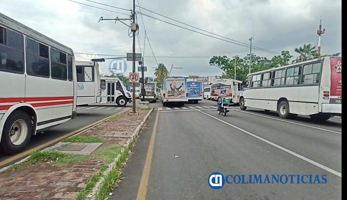 bloqueo camiones camino real