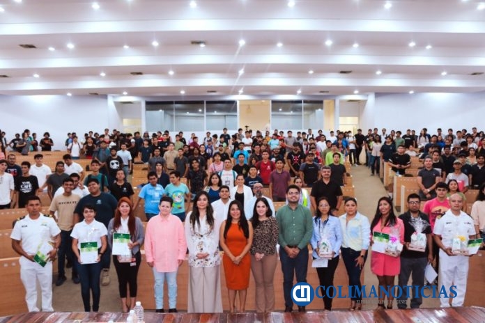 Foro de empleadores en Manzanillo y firma de convenio_b