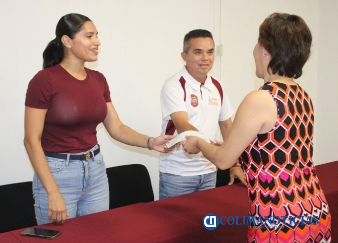 Incode y Delegada del Bienestar entregan apoyos para ciclistas colimenses