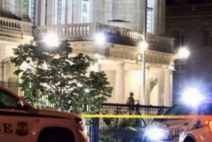 Lanzan bombas molotov contra embajada de Cuba en EU