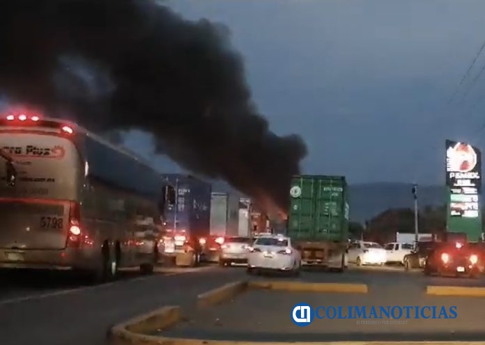 bloqueos en carreteras de Colima