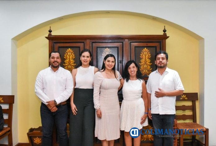entregan proyecto de mejoramiento de vivienda en Manzanillo