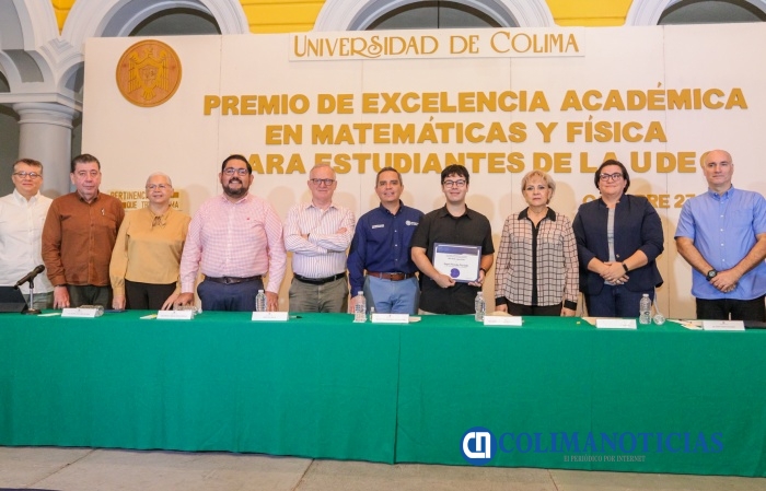 The first Paolo Amore Prize is given to an outstanding science student