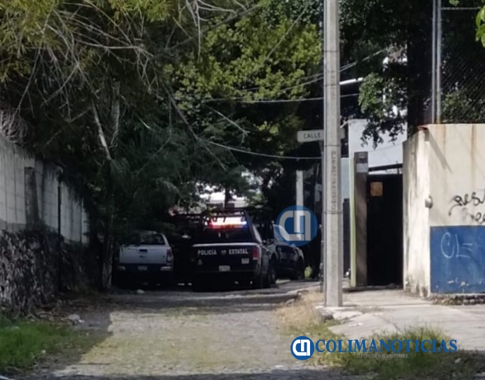 Reportan sujetos armados dentro de un domicilio sobre la avenida Insurgentes de Colima