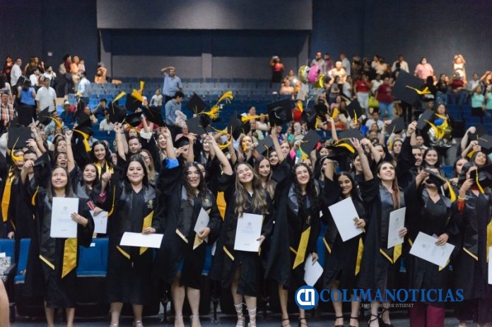 Egresan 86 nuevos profesionistas en Trabajo Social