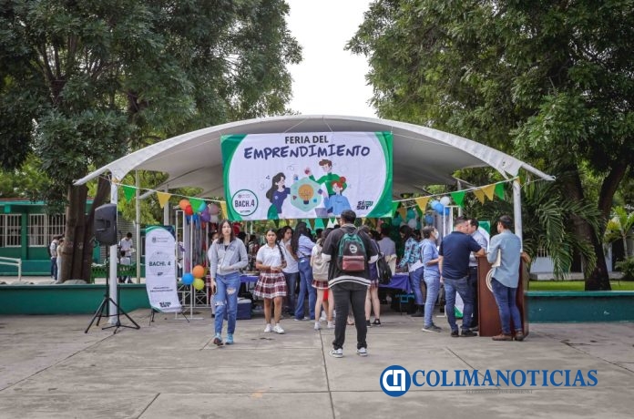 Realizan Feria del Emprendimiento en el Bachillerato 4