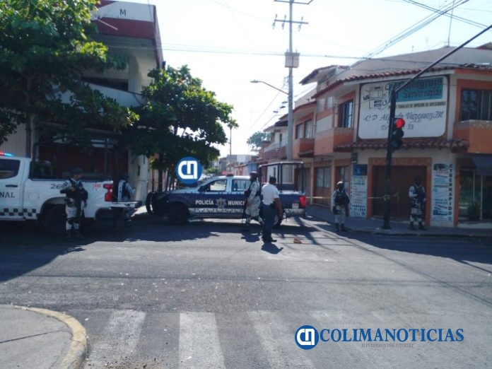 Reportan hombre baleado en el centro de Colima